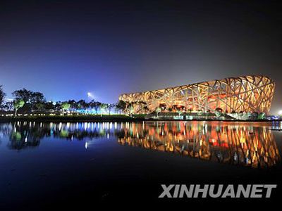 這是7月16日晚拍攝的國家體育場夜景