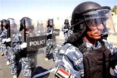 駐伊美軍今年６月底從伊拉克城鎮撤出，此次暴力襲擊事件，給剛剛開始獨立執行安全保衛任務的伊拉克部隊帶來考驗。